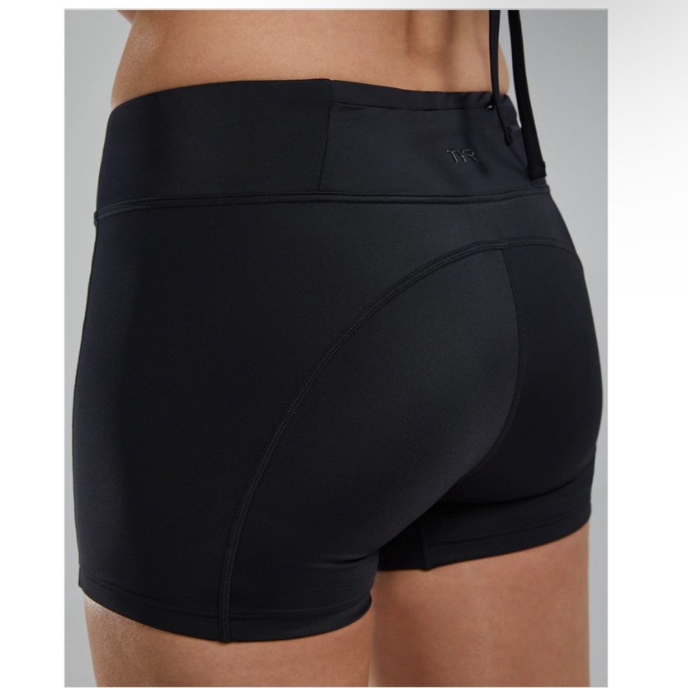 TYR Women's Kalani Short in size L (10/12)